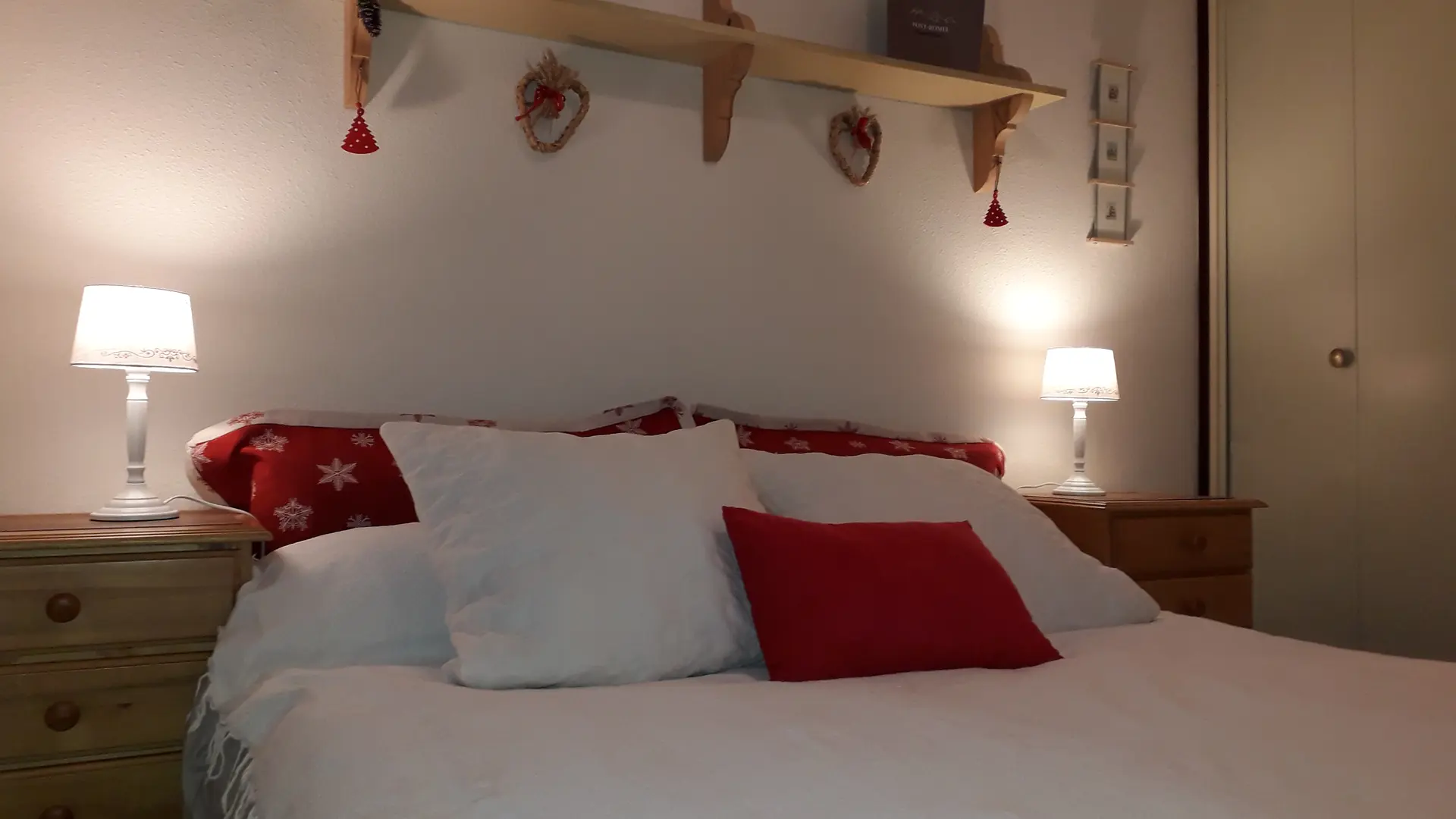 chambre_Terrasse-des-sorbiers-au soleil_Font Romeu_changez-d-altitude_20201024_185749