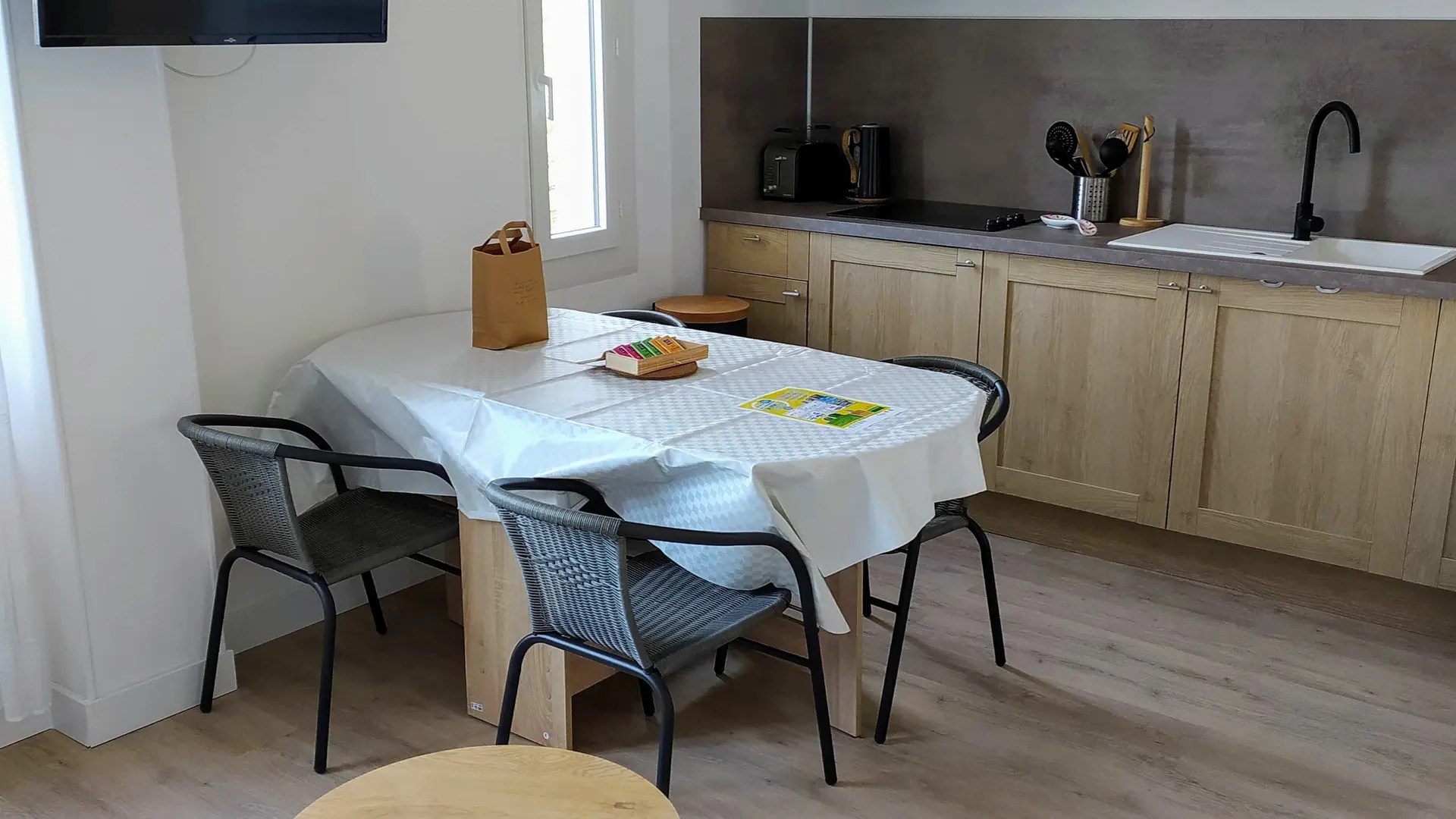 cuisine-pièce de vie apt Fourtou