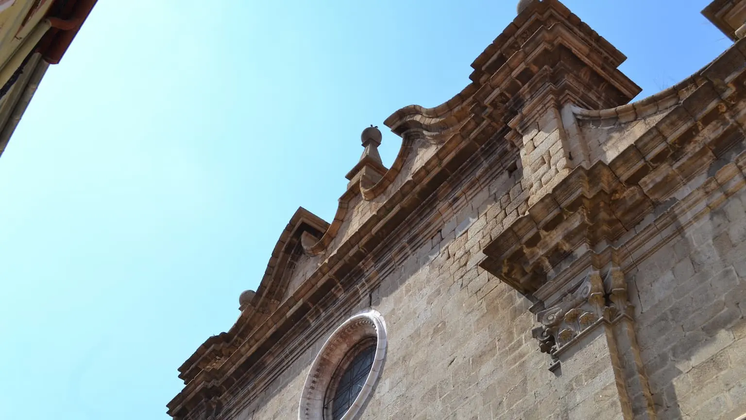 eglise-saint-etienne-oeil-de-boeuf-ille-sur-tet-web