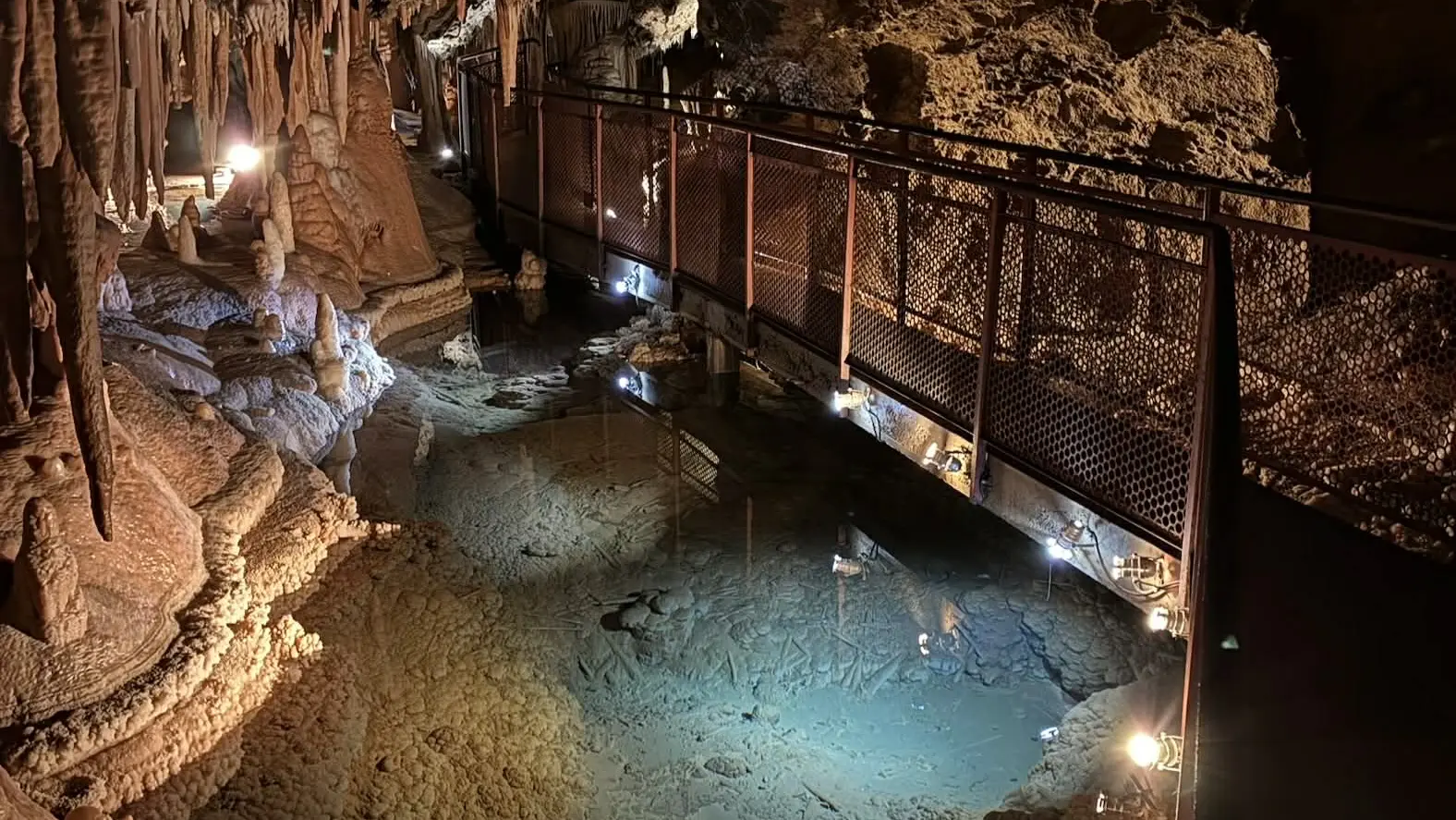 Grotte de Fontrabiouse