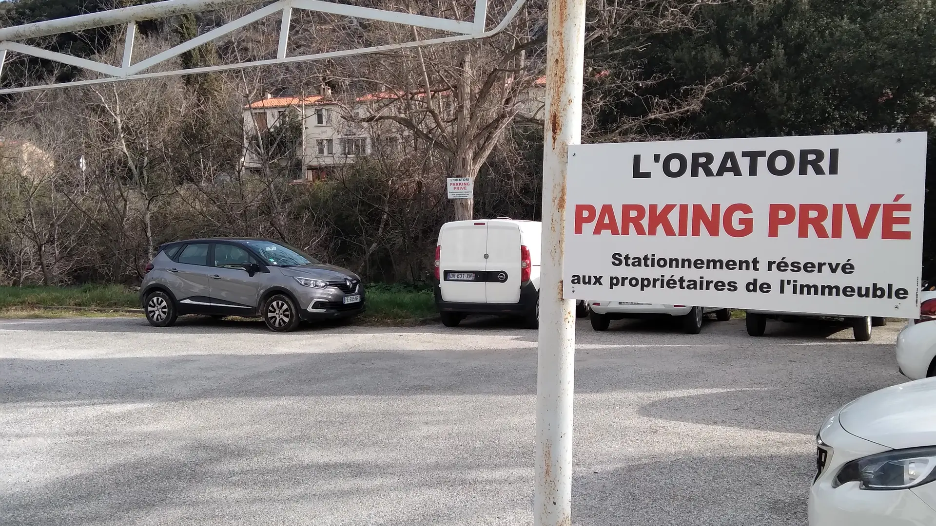 entrée parking privé