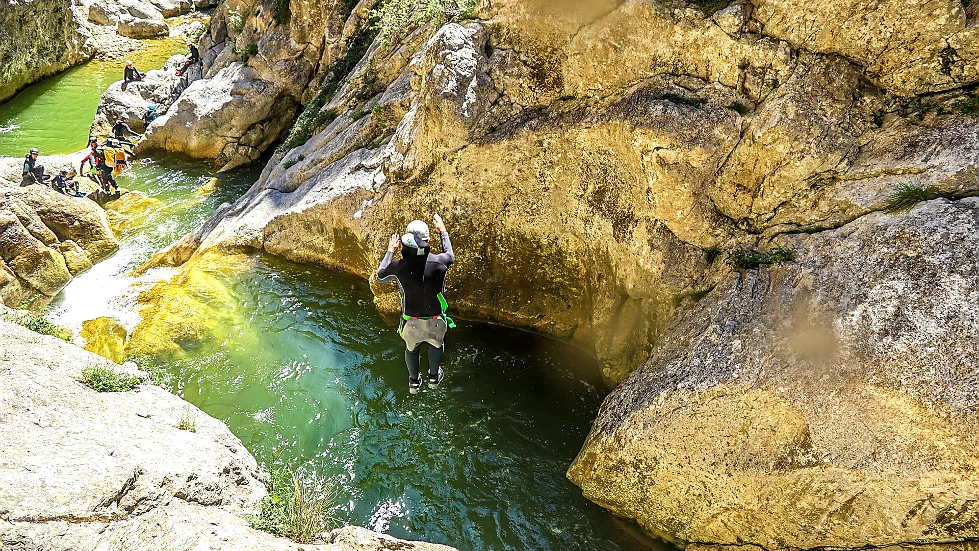 gorges de galamus canyoning saut 7 mètres