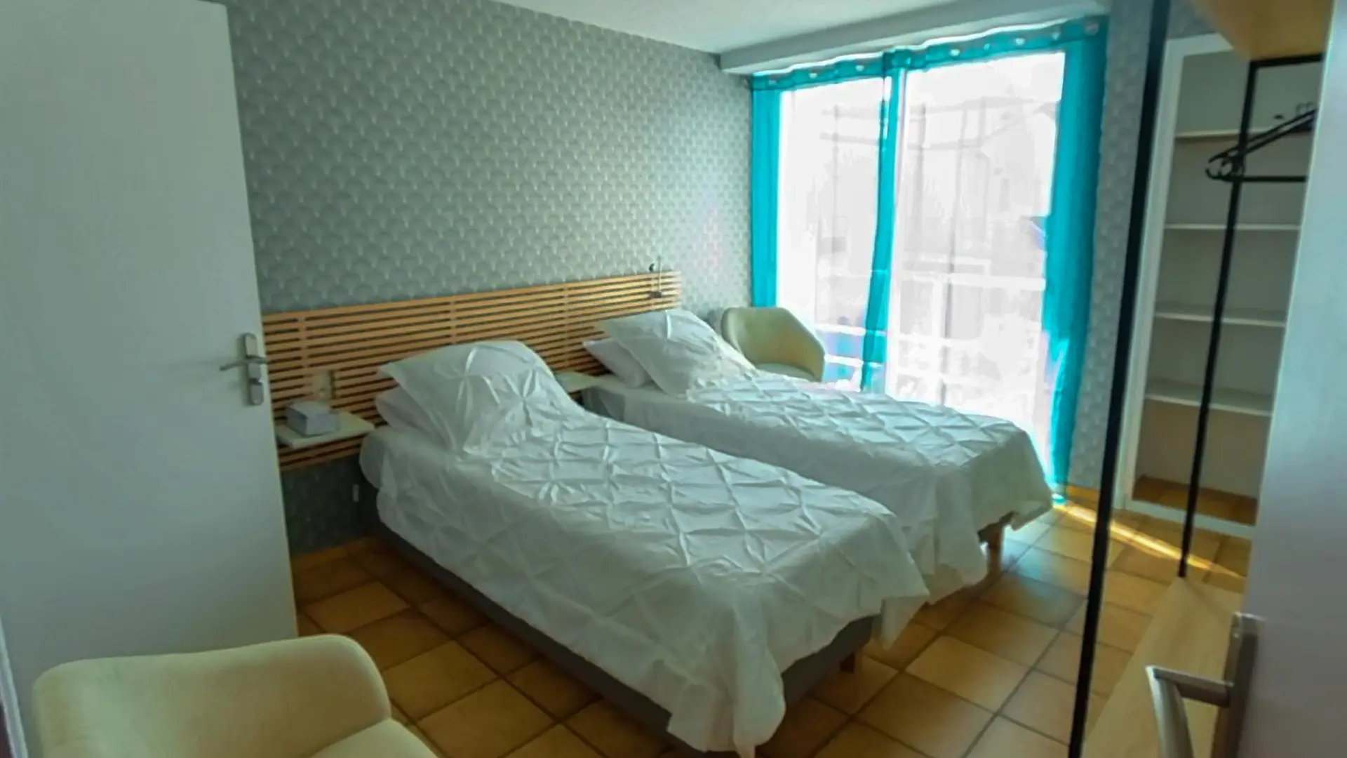 chambre (lit transformable en 160x200)