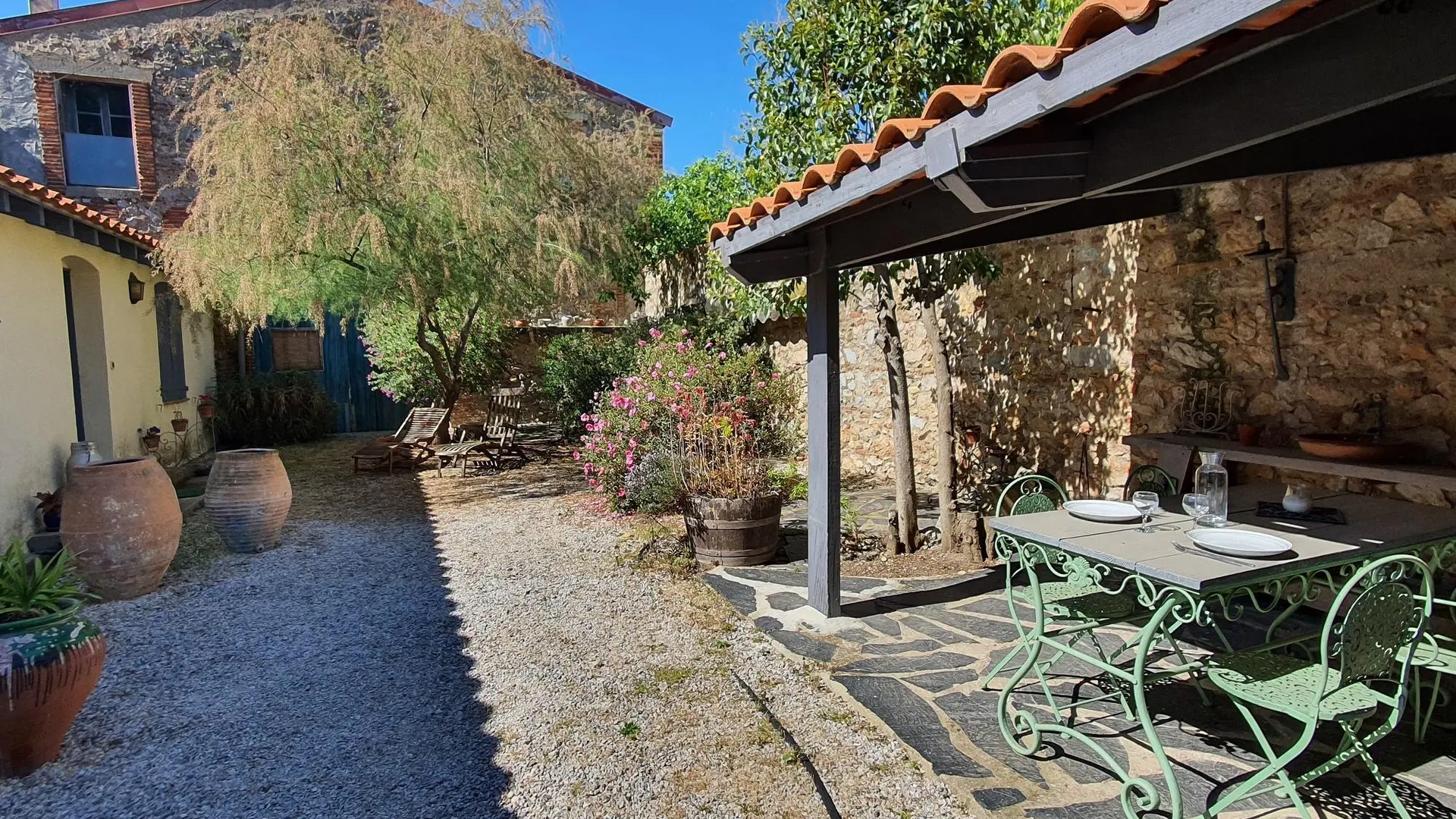 cour vue portail entree 2021_12