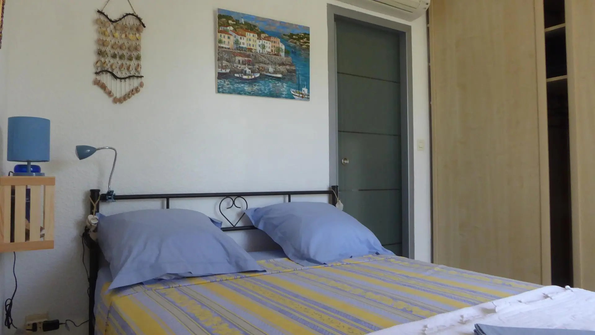 chambre côté jardin, jouxtant salle de bain_18