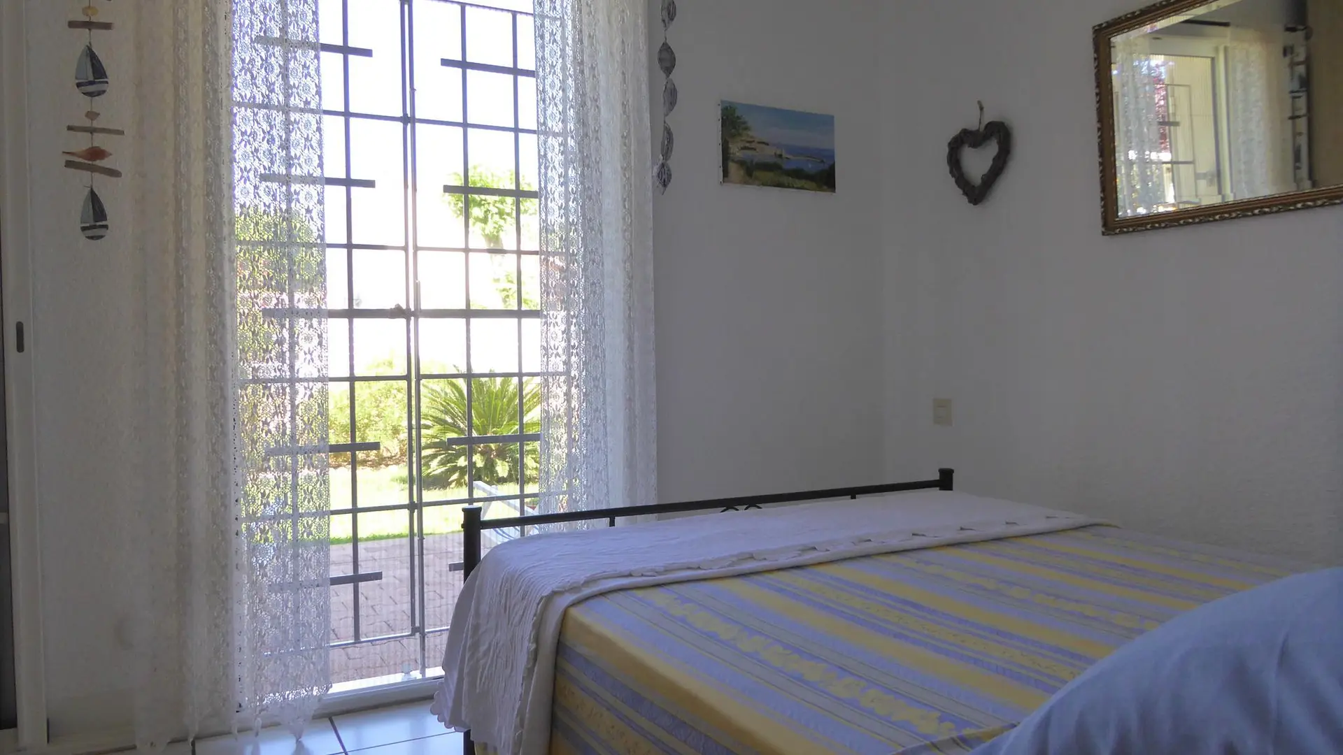 chambre ouverte sur le jardin_16