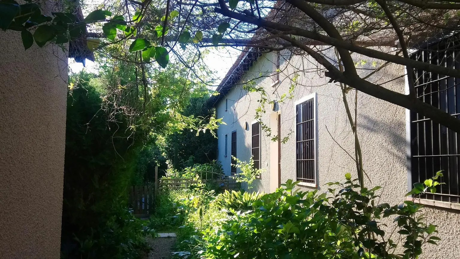 Allée privée d'accès au gîte