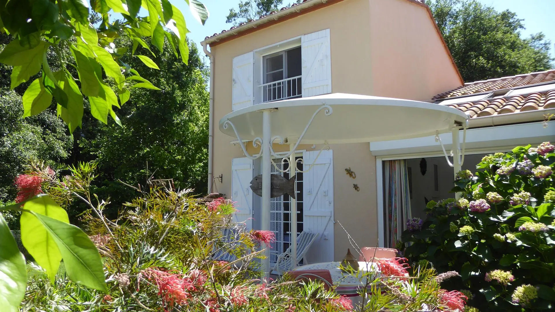 Les Sittelles jardin côté sud_1