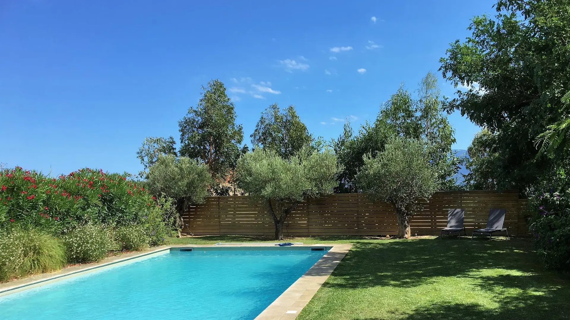 Piscine Gite du Clos des Aspres 2_16