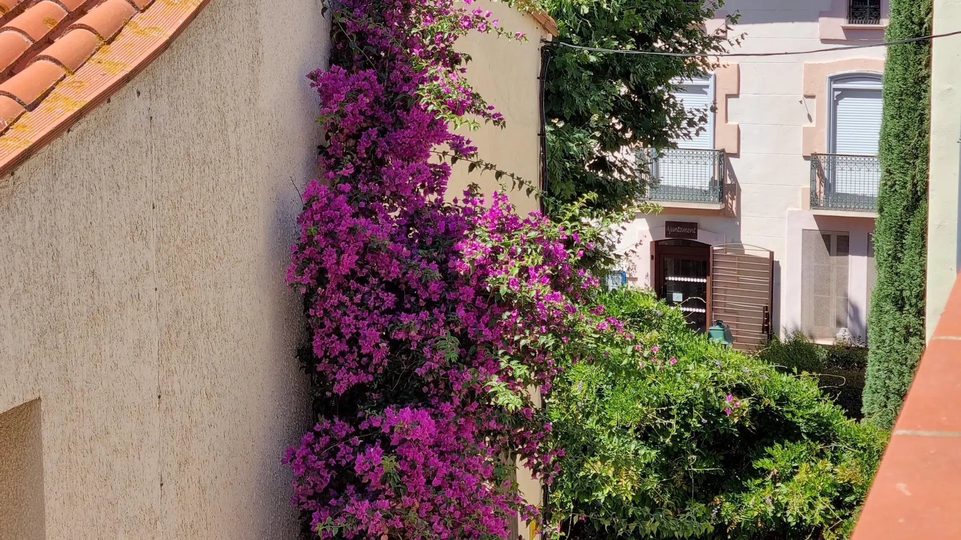 La mairie depuis le gîte_6