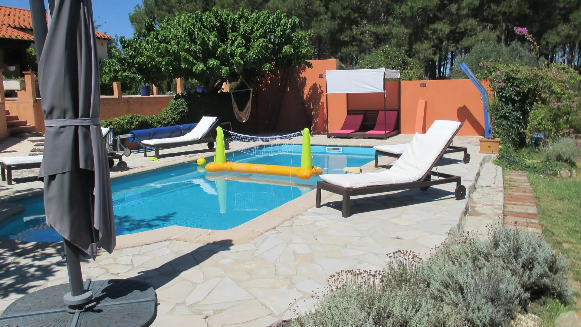 Plouf dans la piscine_2