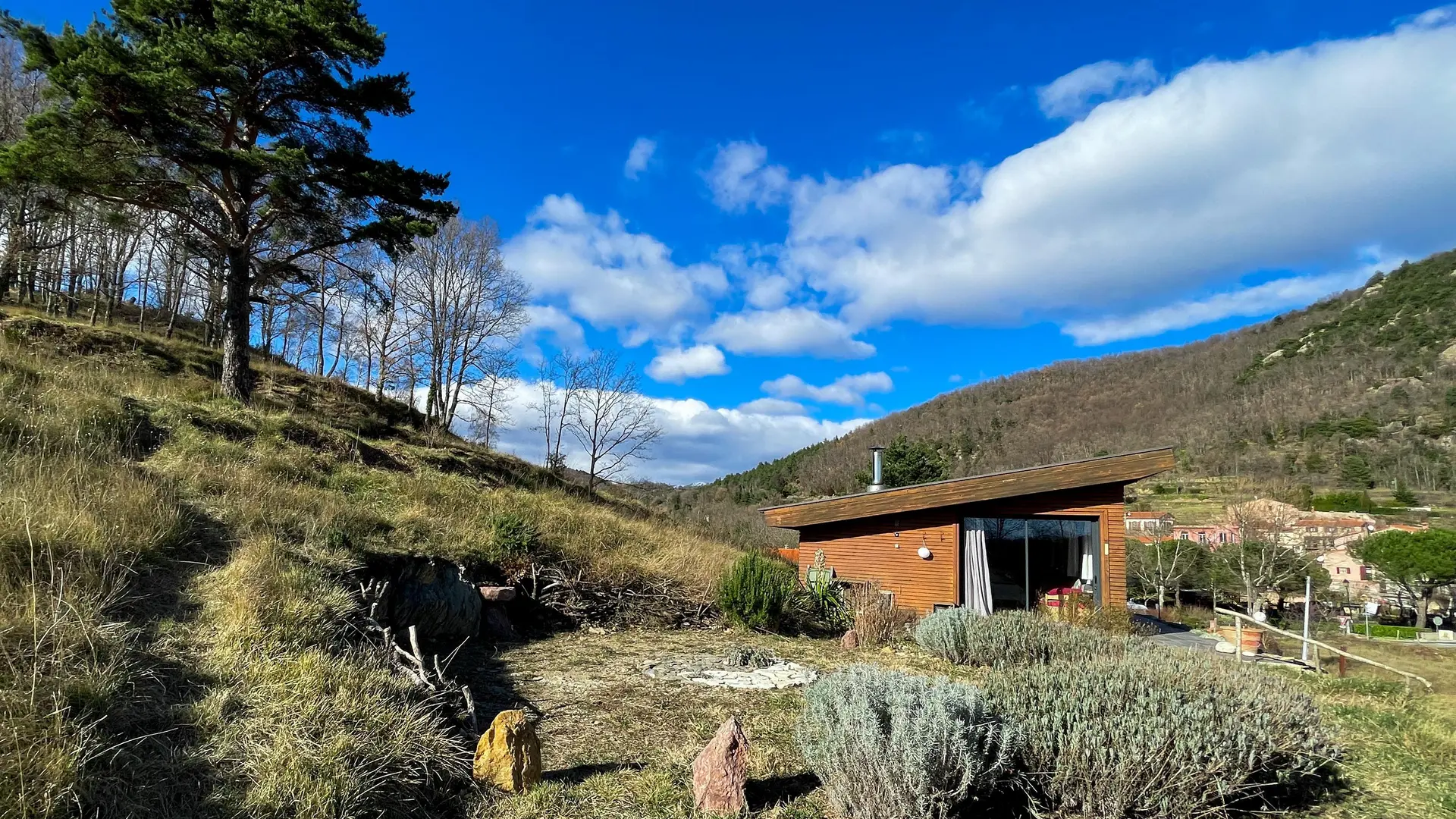 AYAM HOME COUSTOUGES_1