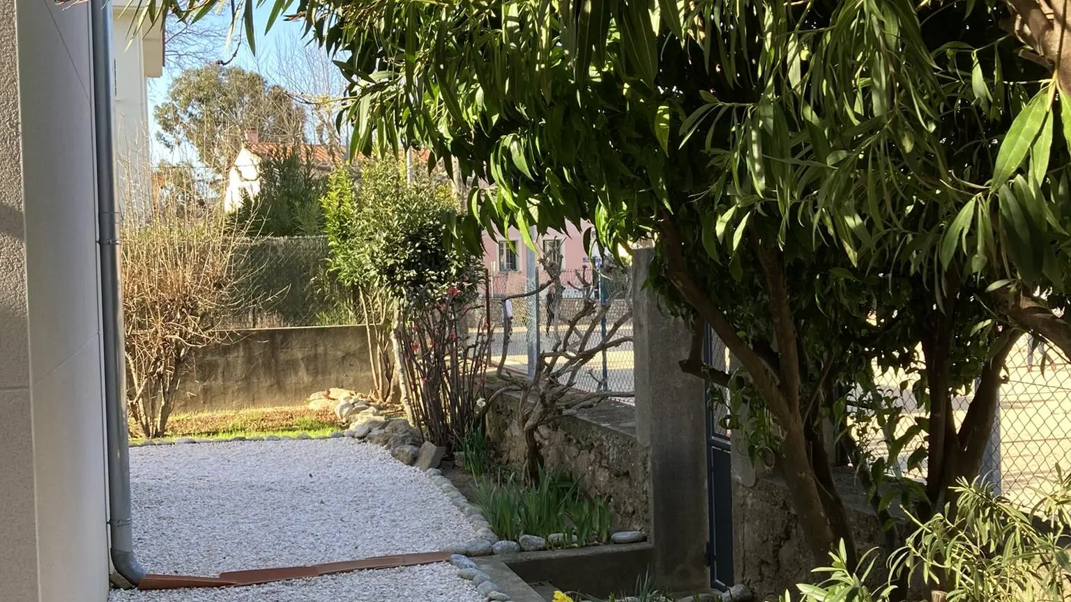 2B49EA0E-A9D8-4AAD-99F8-5CFD909D0A6C_42