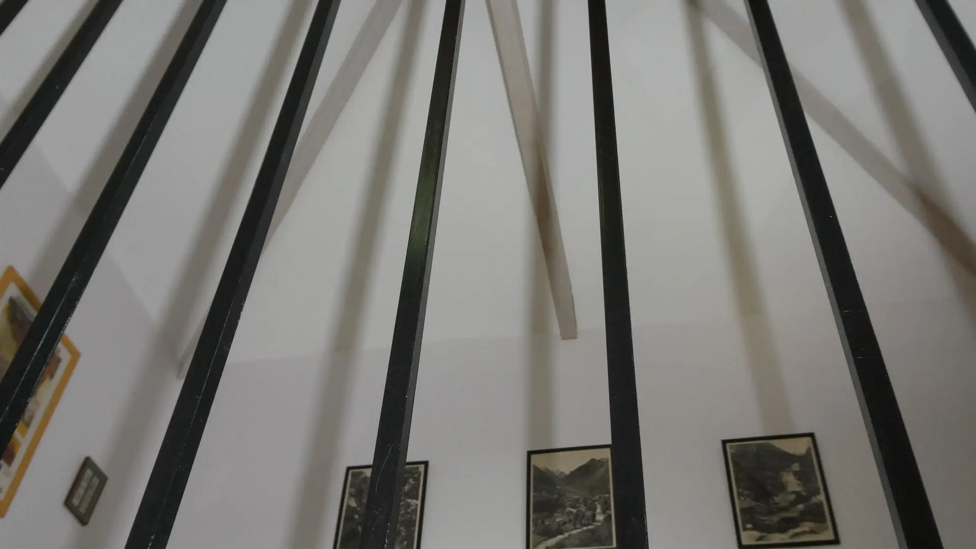 GITE LE PIGEONNIER : JEUX DE RAYURES..._28