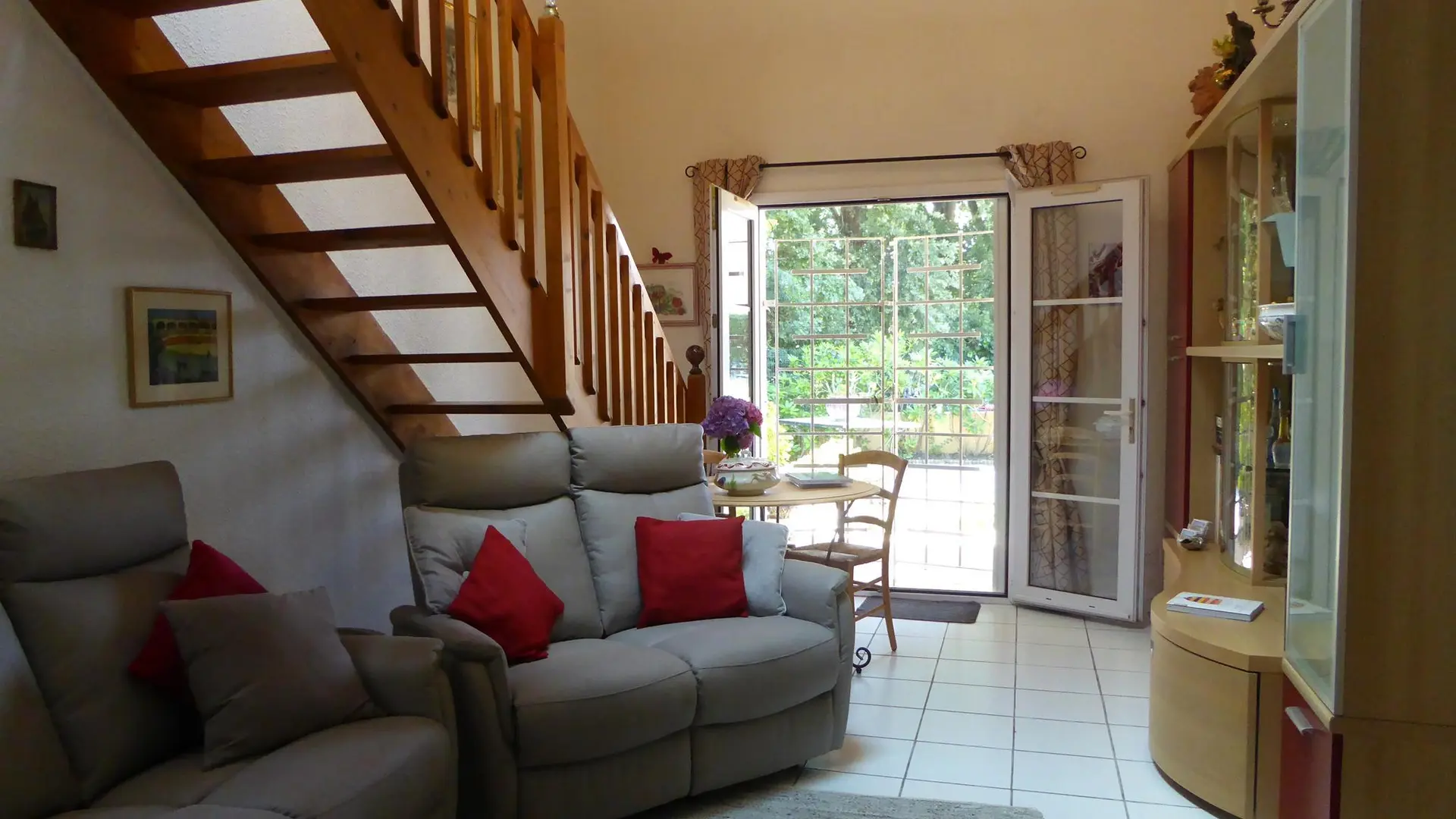 séjour ouvert sur façade principale (sud-est)_21