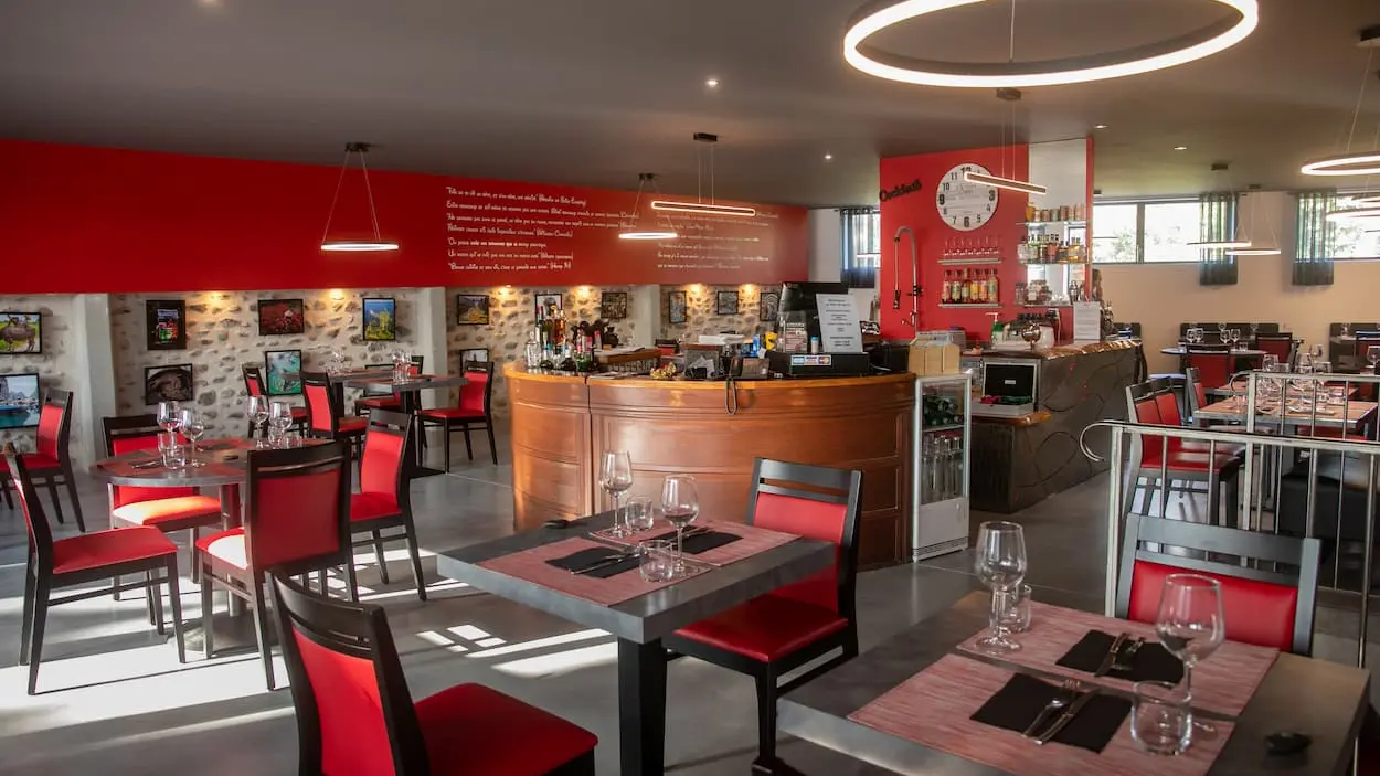 la-table-de-mai-ly-salle-ille-sur-tet-web