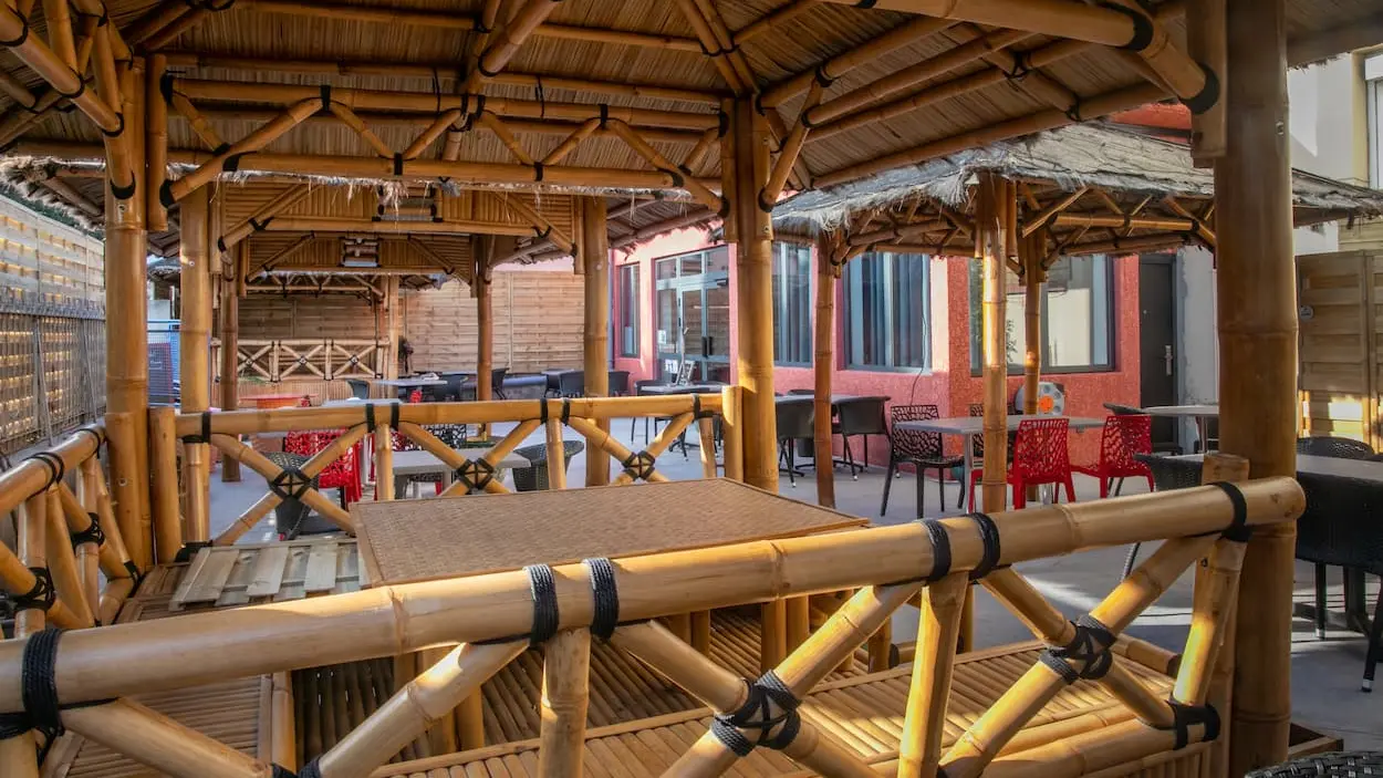 la-table-de-mai-ly-terrasse-ille-sur-tet-web