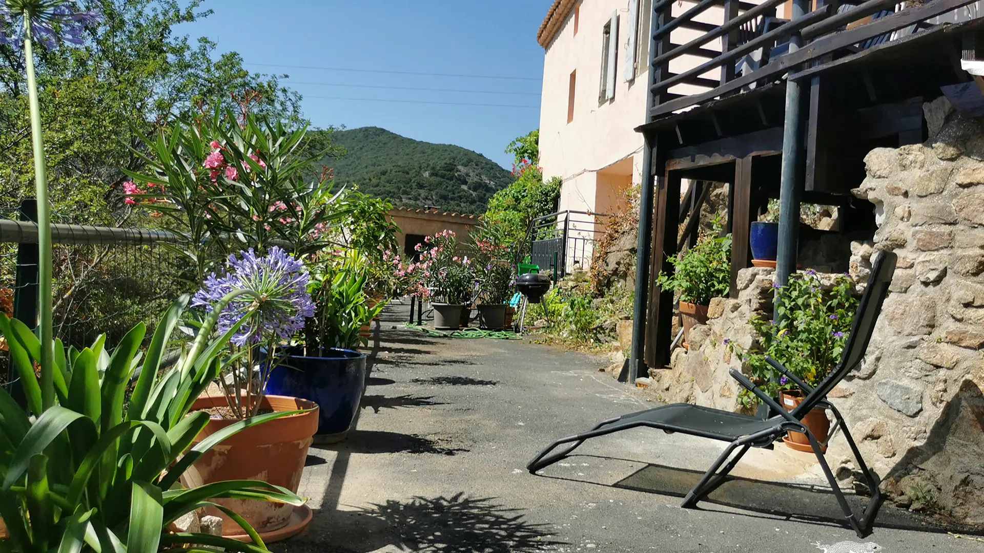 la grotte salon de jardin 6