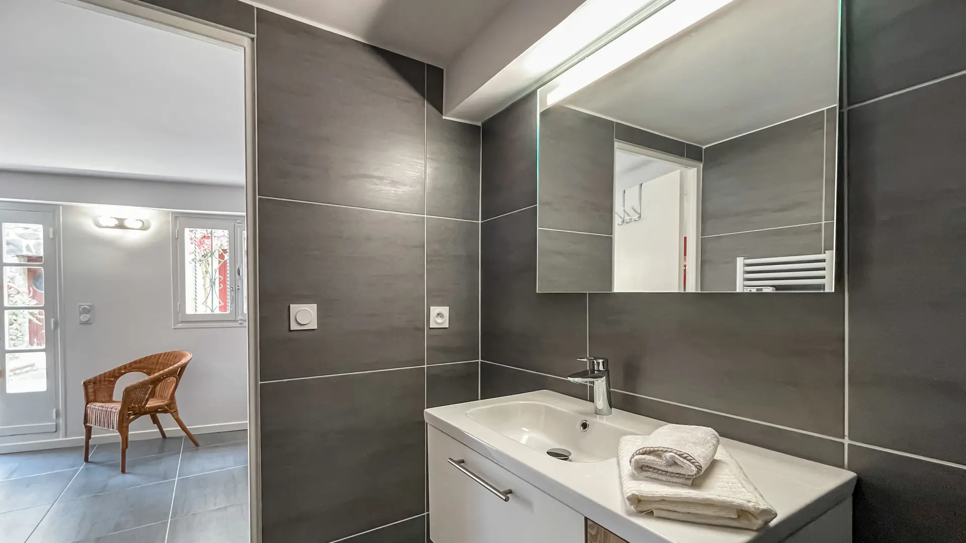 nikolla-17-2021-OT-1980