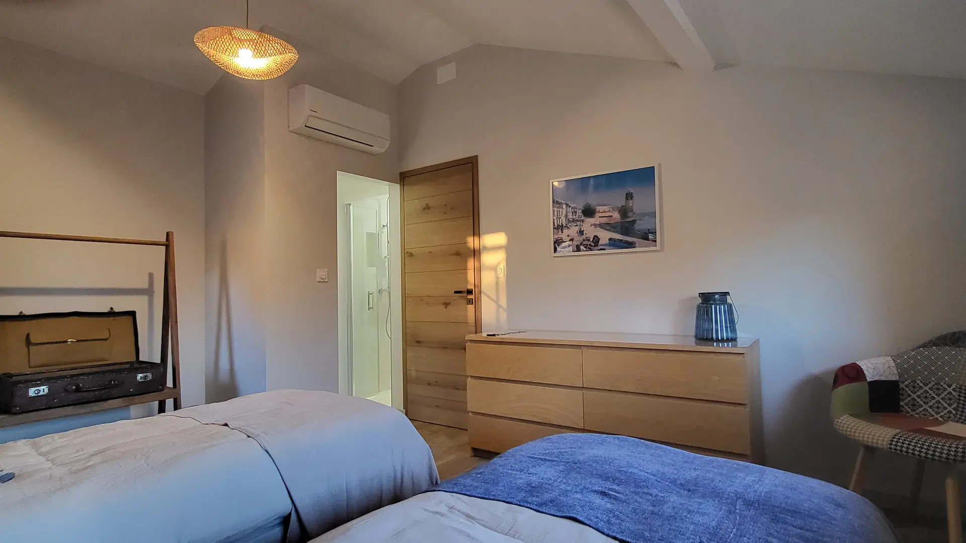 Chambre bleue vue sdb