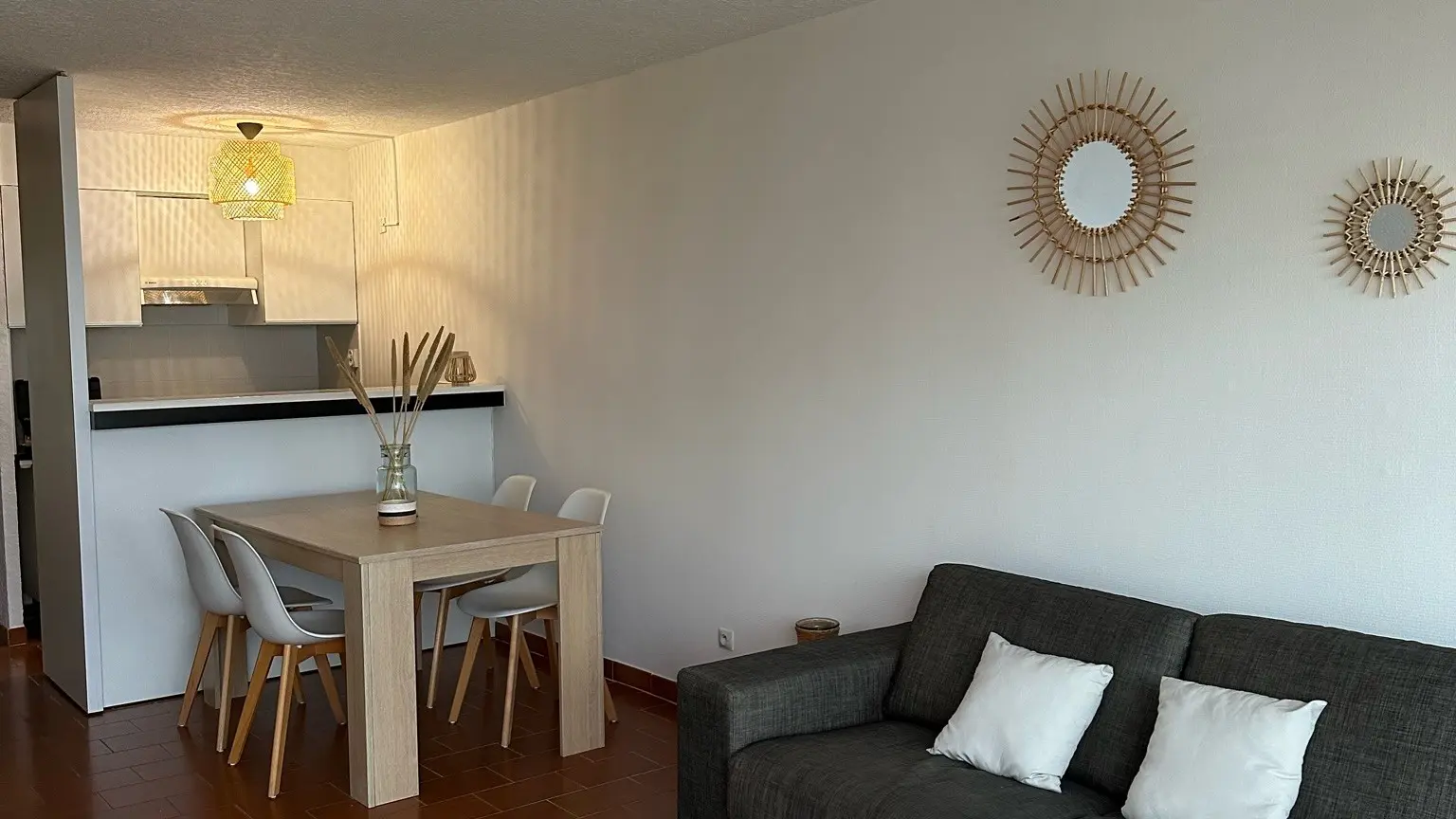 Pièce principale et cuisine