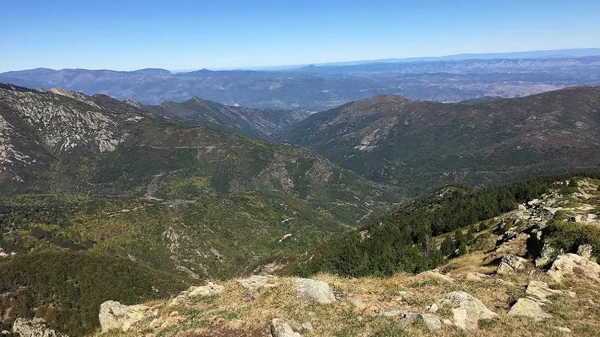 Puig de l'Estella, vue sur la barrière des Corbières_1