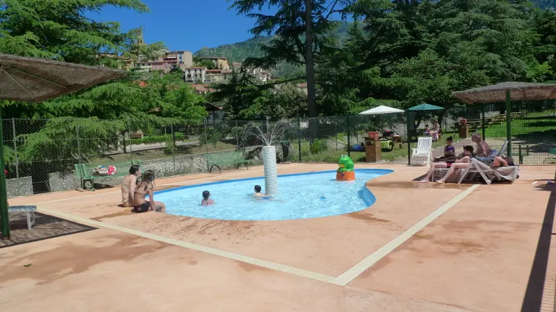 piscine de plein air, pataugeoire