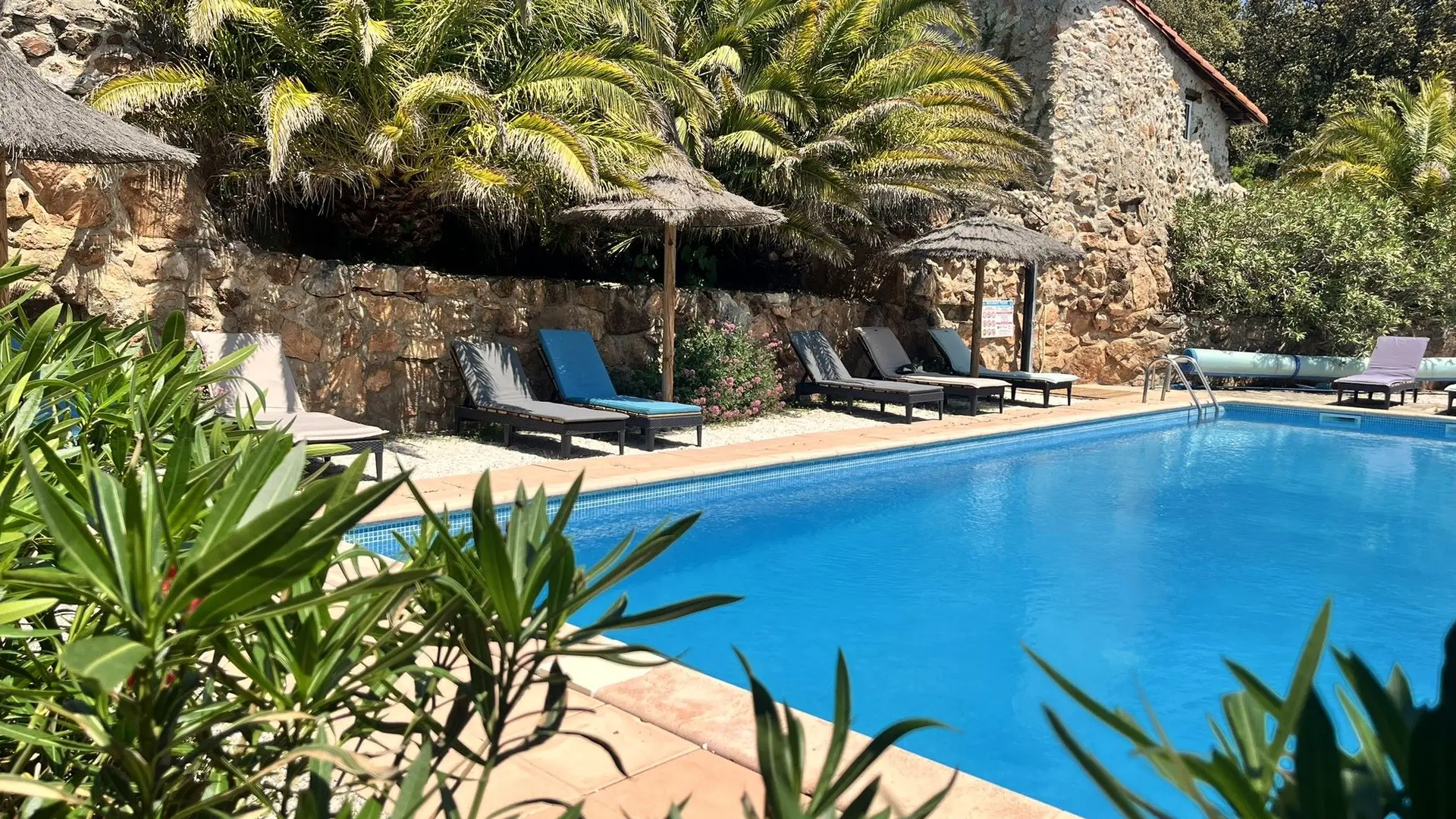 piscine mas picagnol gite de groupe