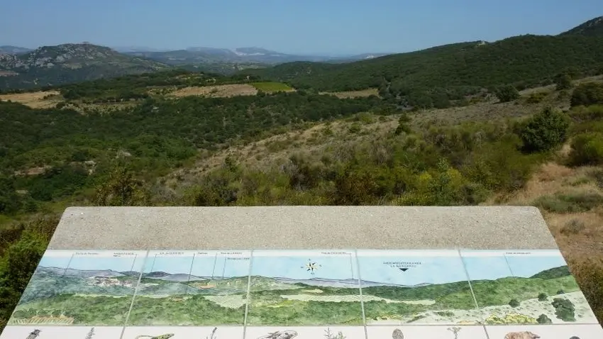 Table d'ortientation à Trilla_3