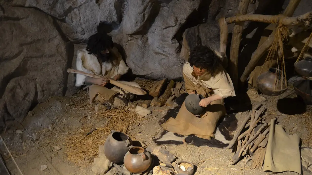 reconstitution_grotte_la_caune_personnage_musee_de_belesta_web