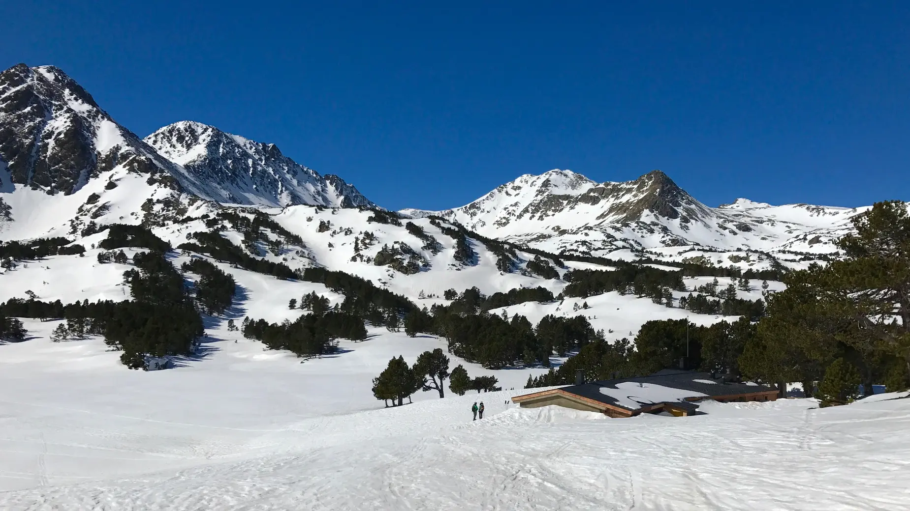 refuge-des-camporells-hiver