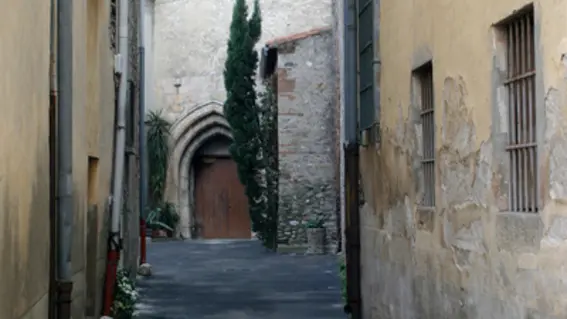 ruelle_avec_portail_roudoune_ille
