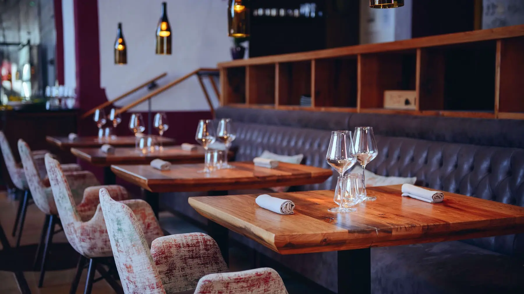 salle-table-verres-riberach-la-cooperative-belesta_web