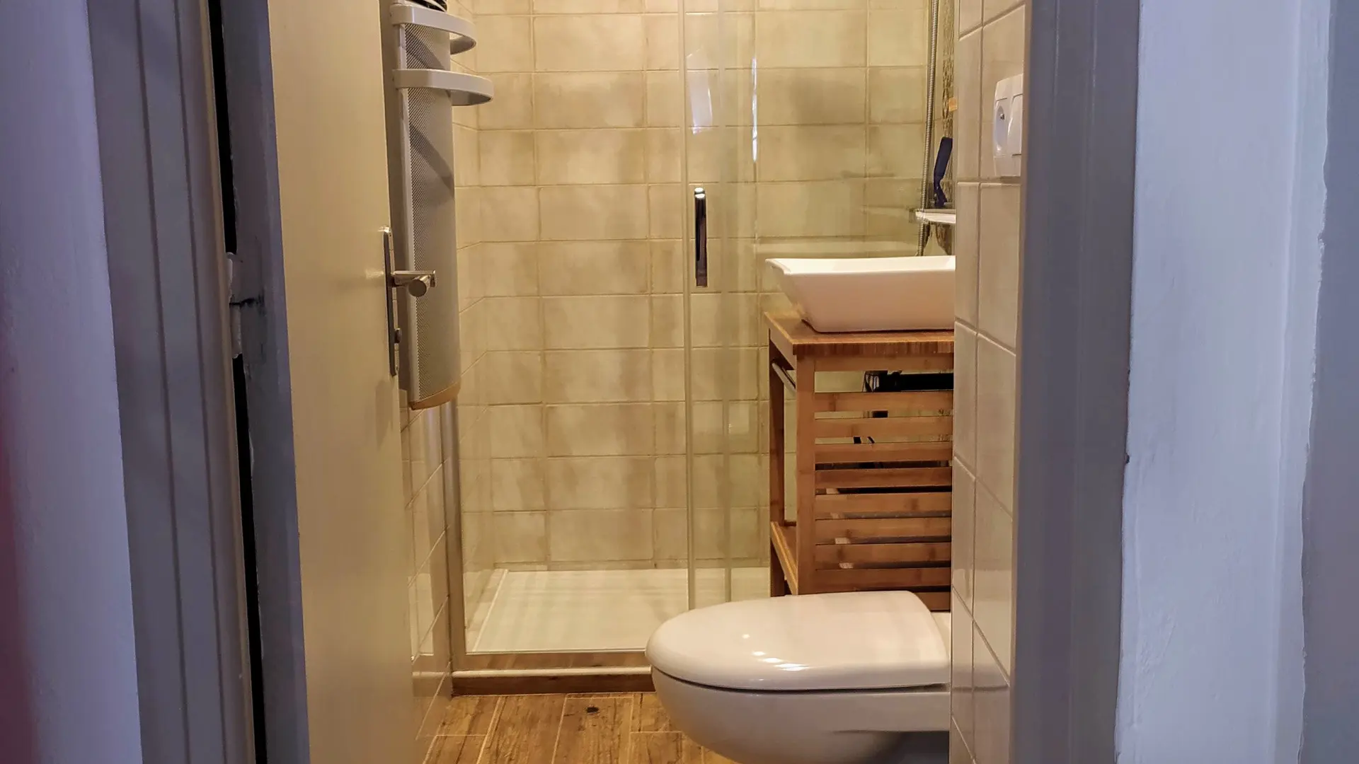 salle de douche apt VALLESPIR