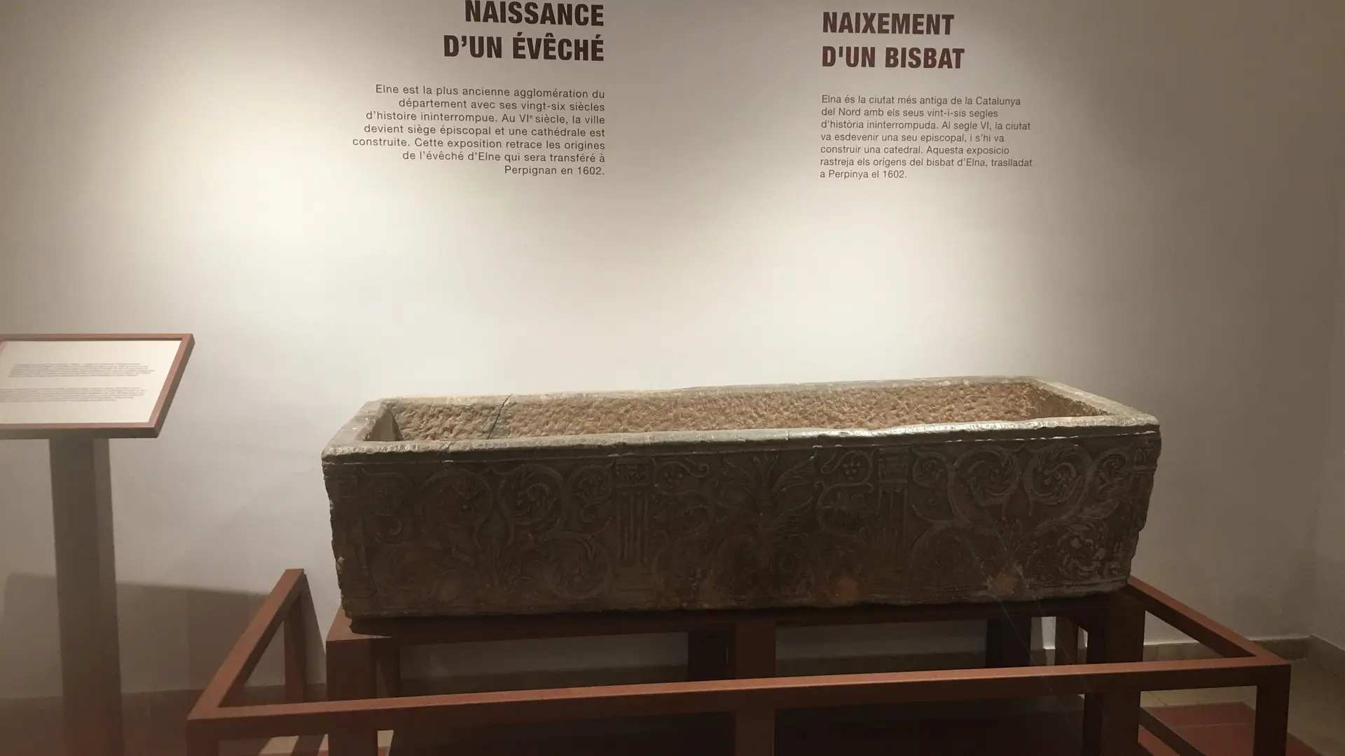 sarcophage naissance d'un éveché