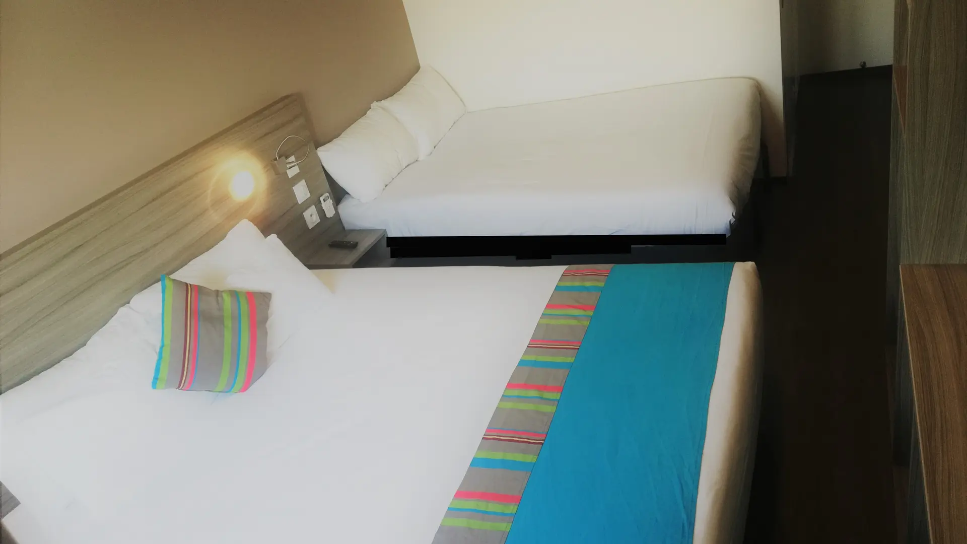 chambre superieure 2 adultes 2 enfants de moins de 10 ans