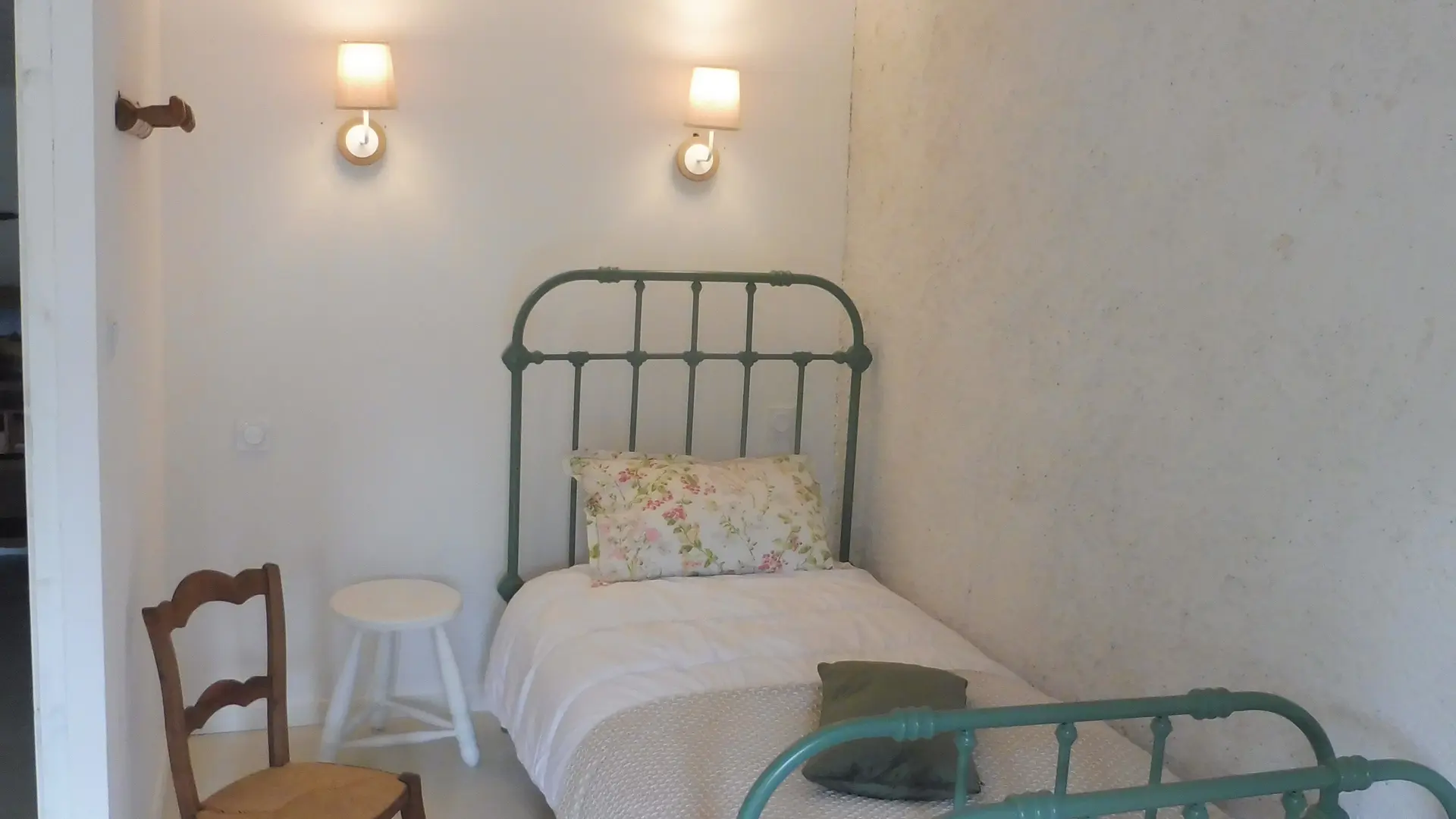 381846 - Chambre 2 lits en 90