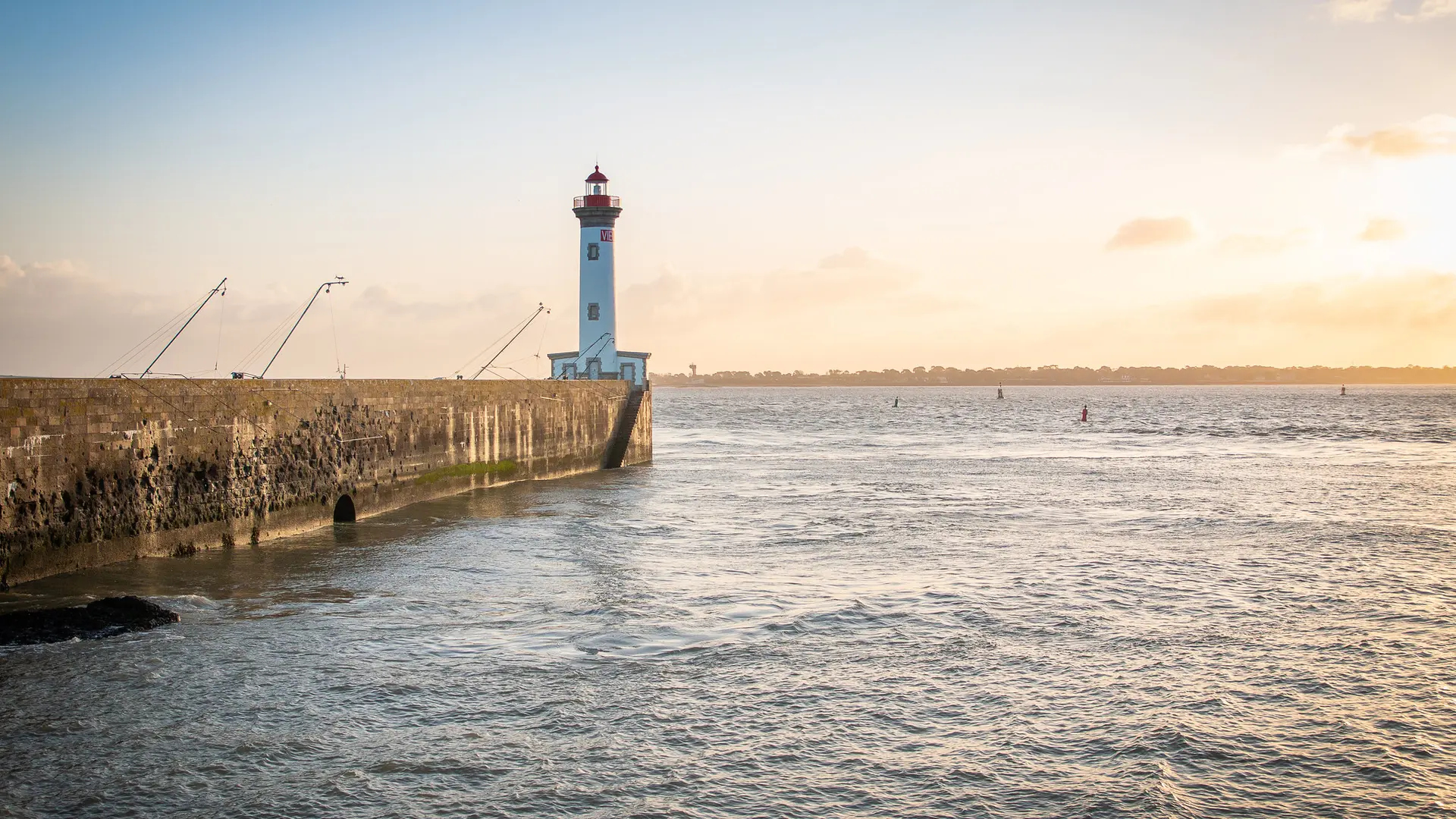 Phare du Vieux Môle à Saint-Nazaire