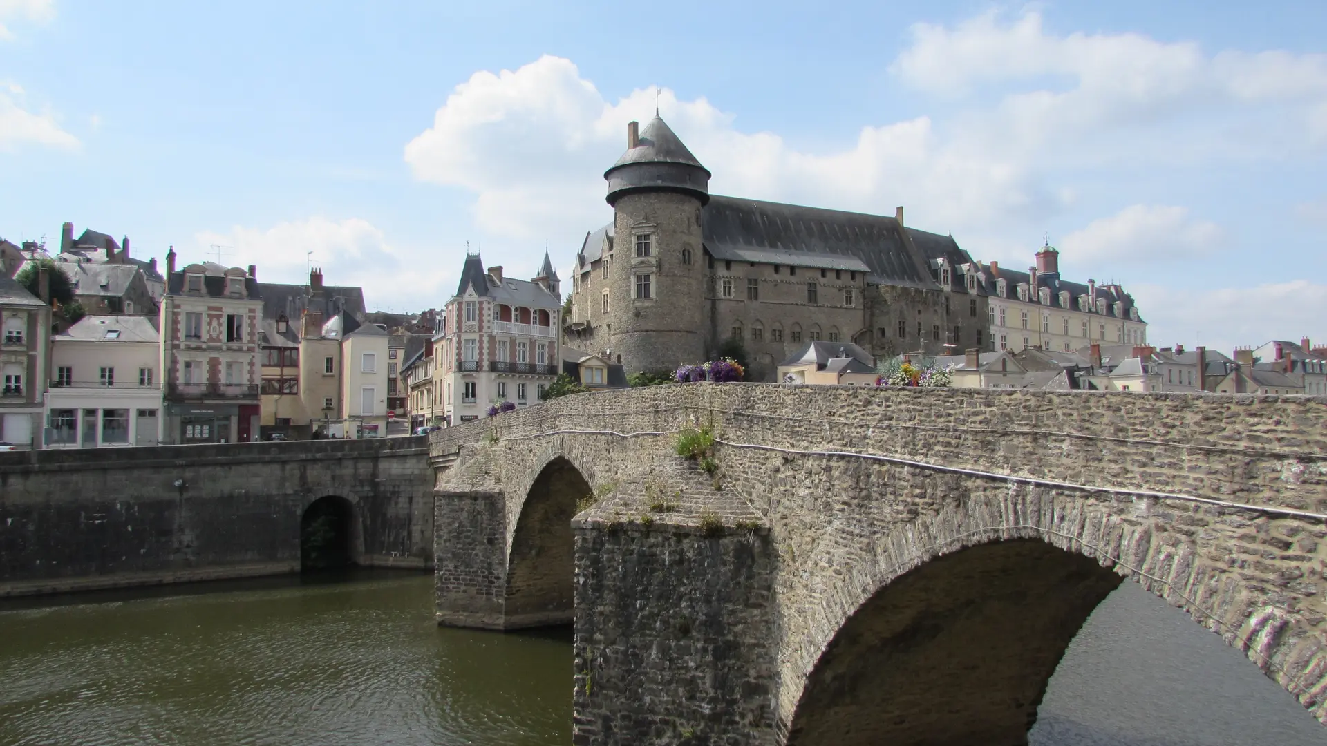 Le vieux chateau de Laval