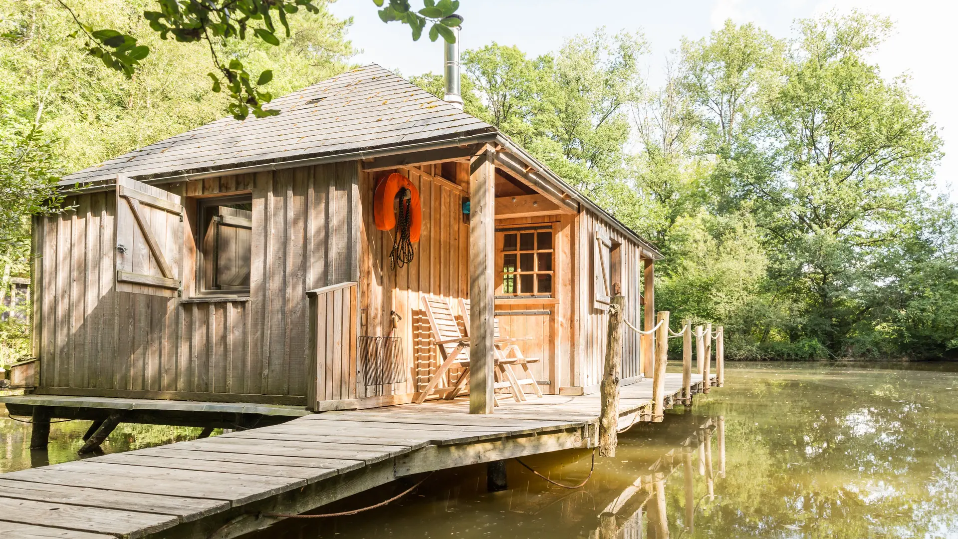 Cabane sur l'eau domaine de l'Orbière