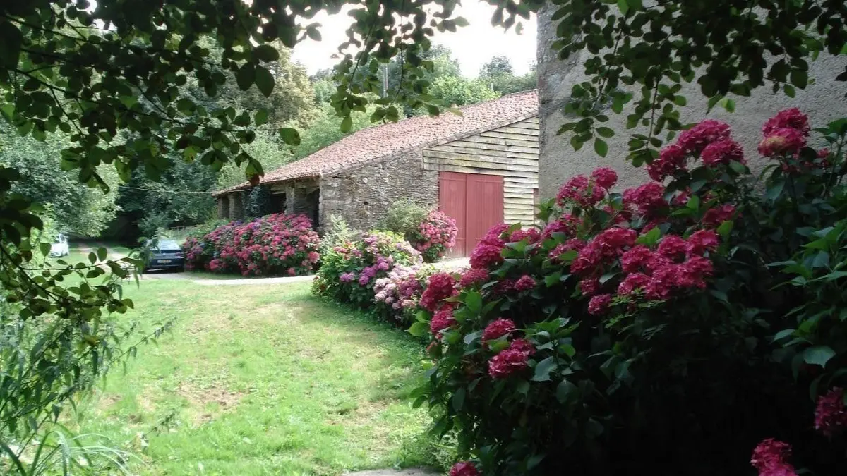 327595 - Accès piétons village
