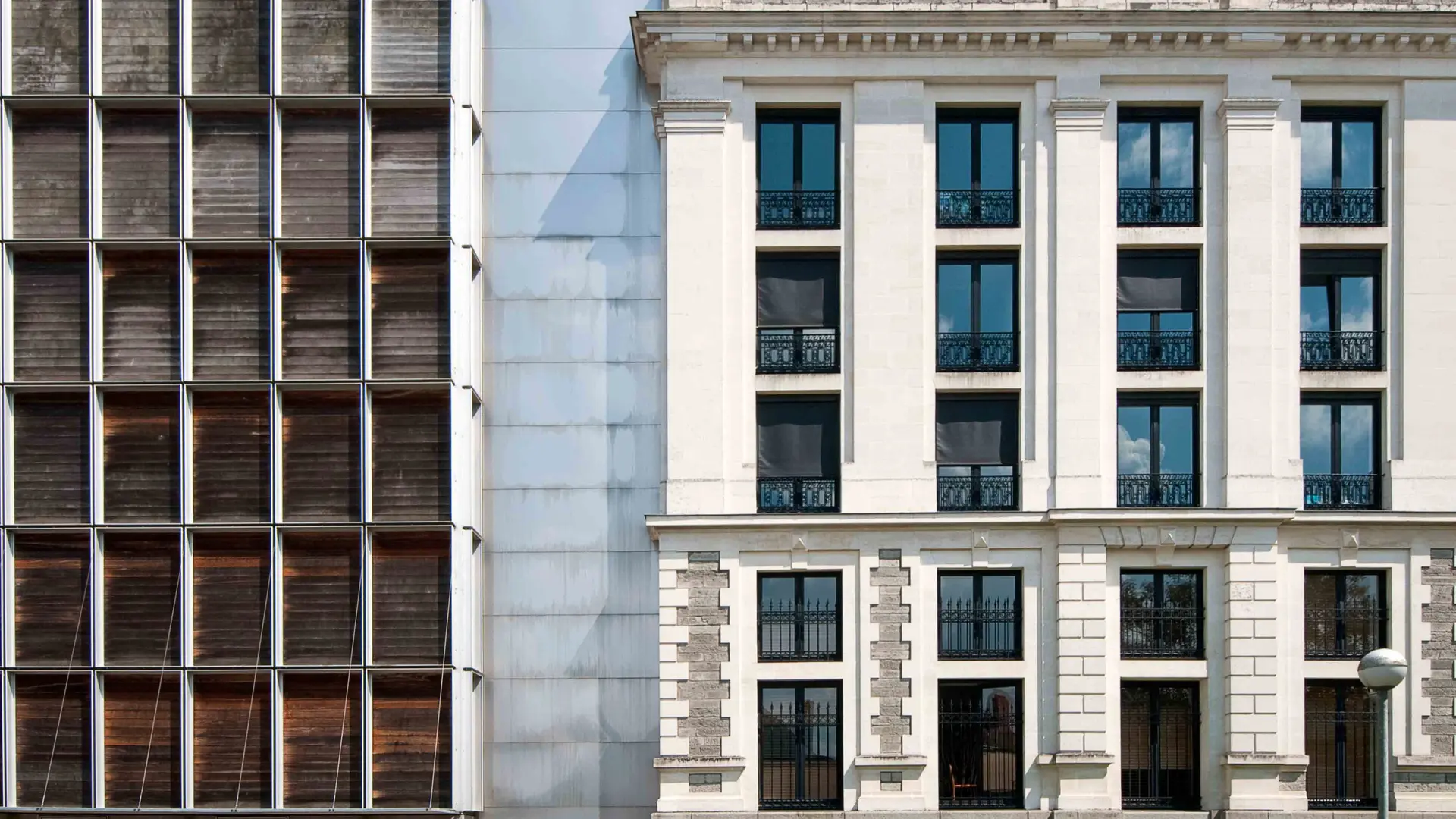 Façade latérale des Archives départementales