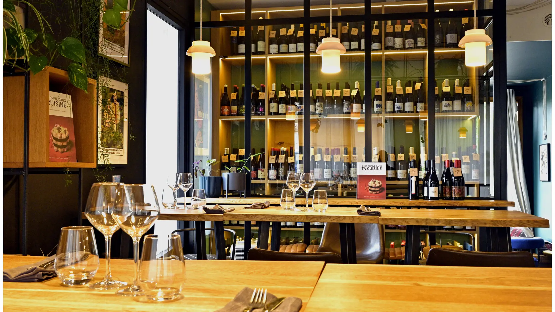 SALLE DE BAR