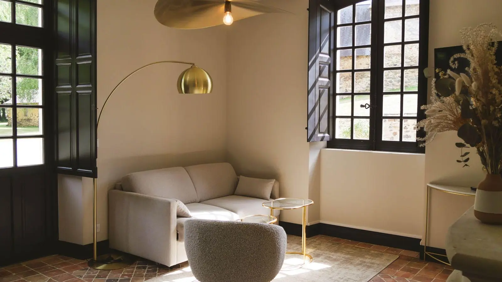 017f1dd1-8716-47c2-a1af-3bbc321db2a4 (1)