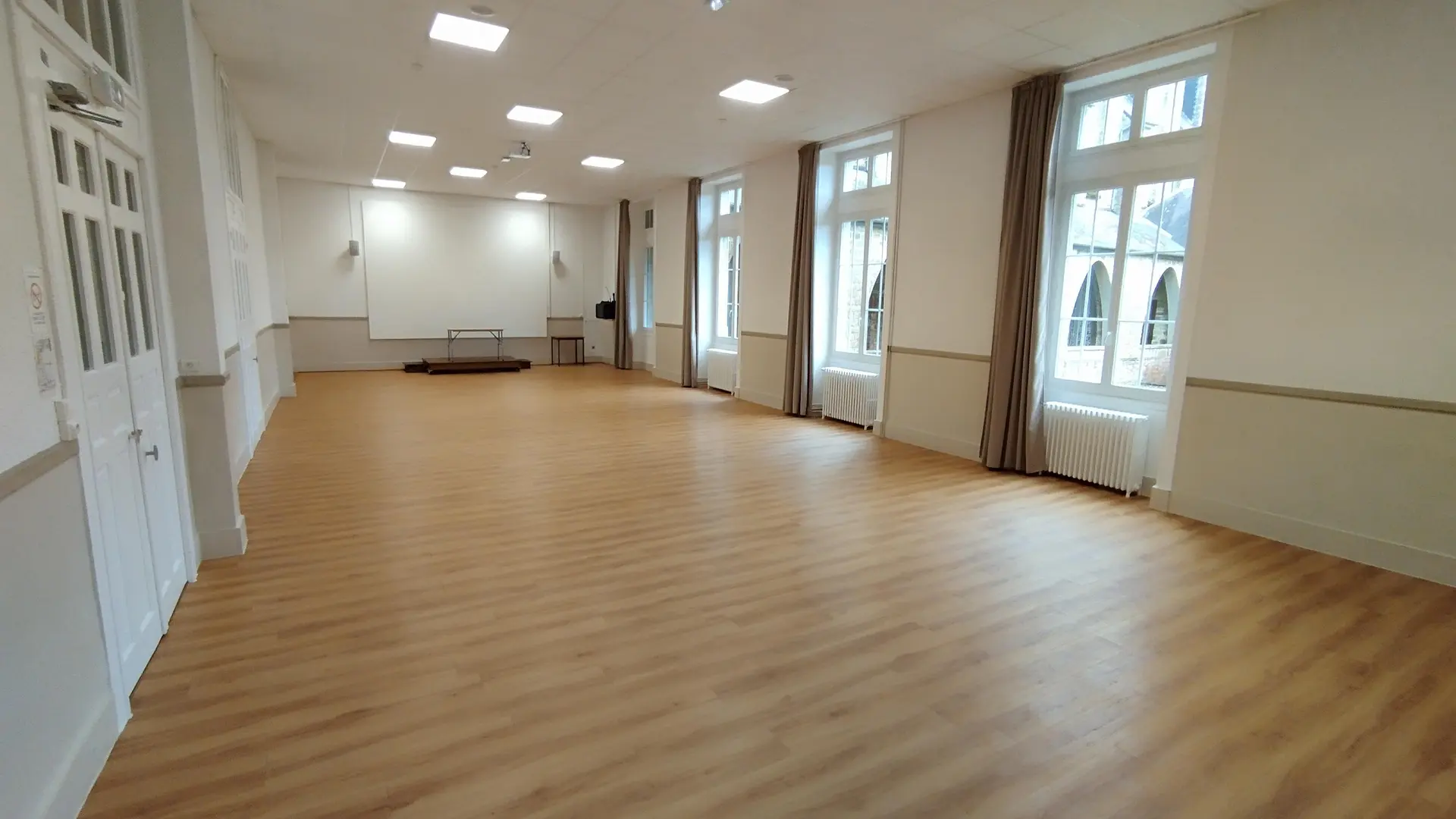 Salle Laval 120 m²