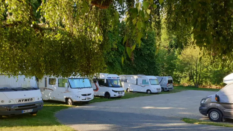 Aire pour camping-cars Ambrières-les-Vallées4