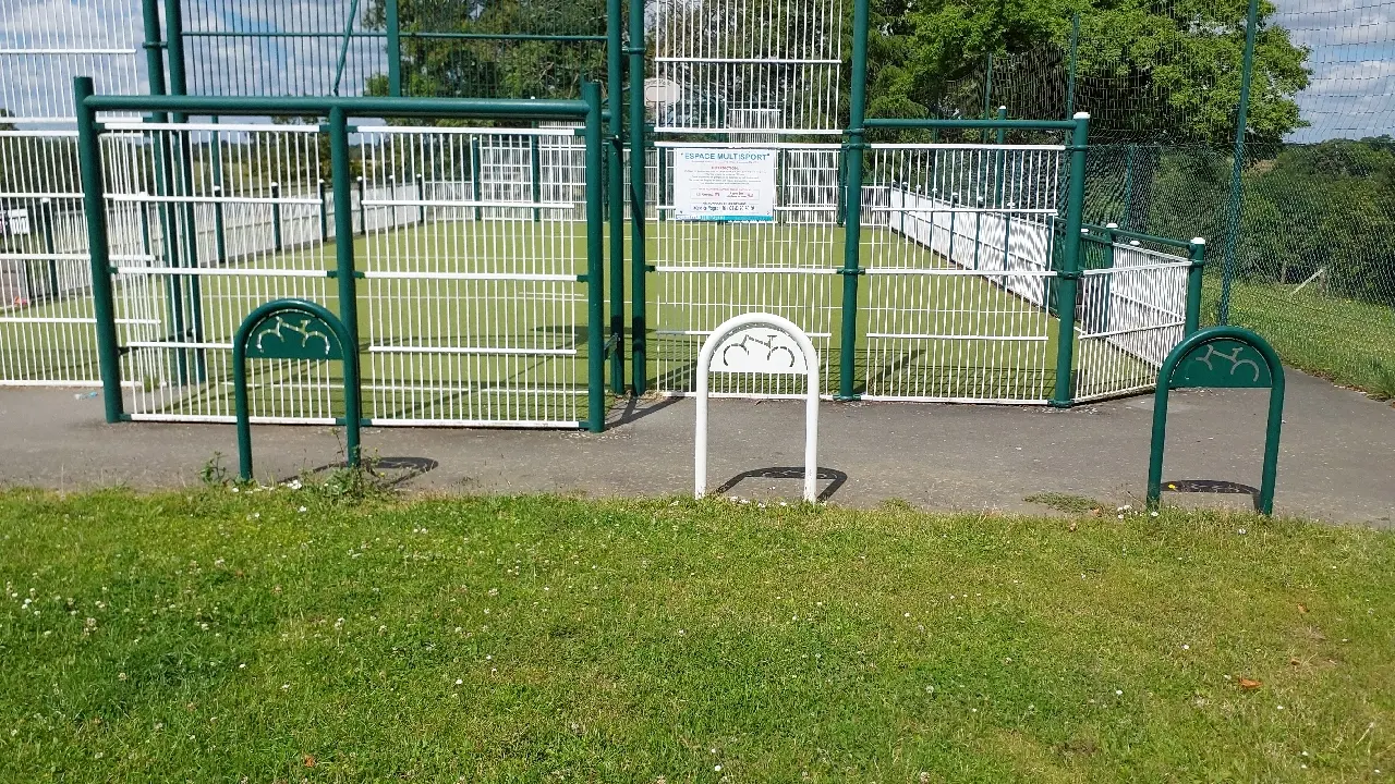 city-stade et arceaux vélo Vaiges