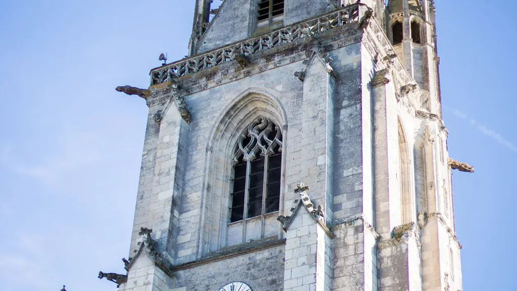 L’église Notre-Dame-des- Marais et la ville vue du haut de la tour-clocher_2