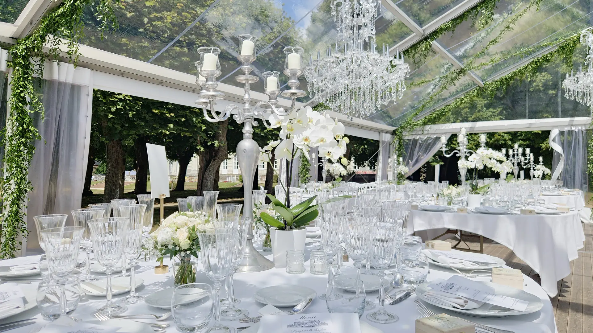 tente cristal dans les jardins