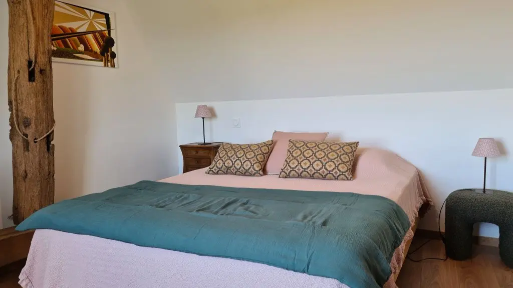 Gîte l'Orée du Bois_Vaas_chambre lit